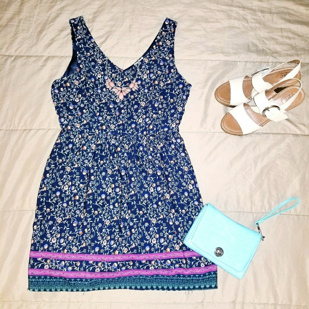 Floral sundress M/L 🌹